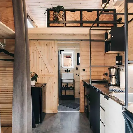 Idyllisches Tiny House Ii Mit Sauna Loebau